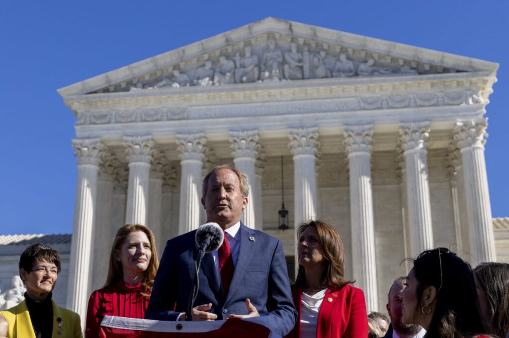 Texas state court throws out lawsuit against doctor who violated abortion law