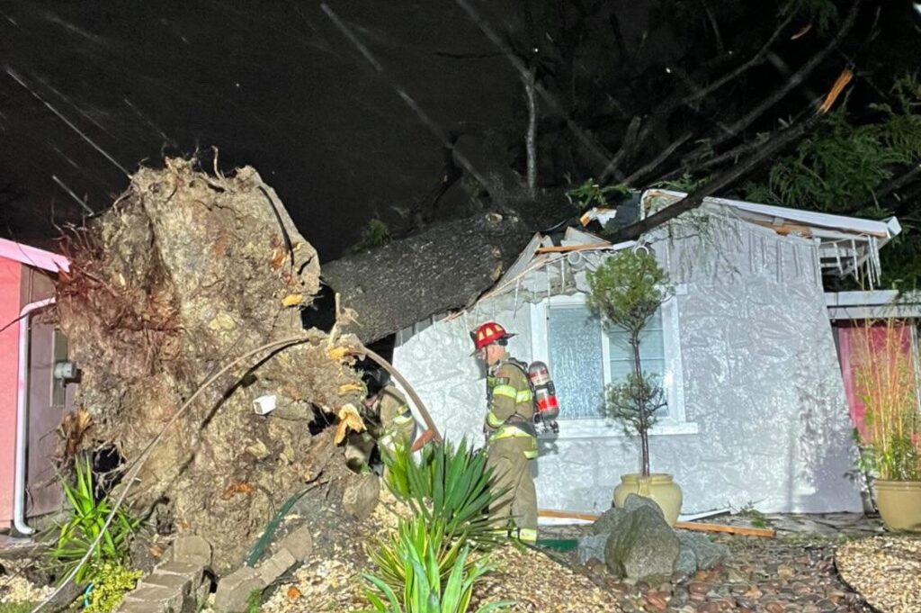 California storm leaves 2 dead, thousands without power