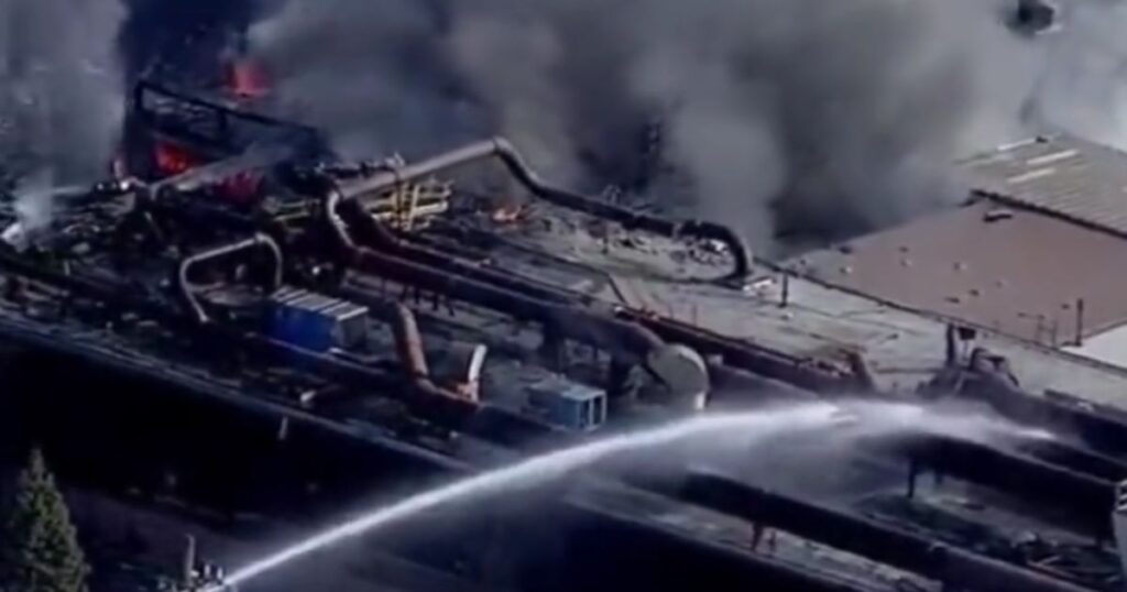 Developing: Factory Explosion Rocks Small Town in Ohio, Dark Smoke Seen Billowing Into Sky