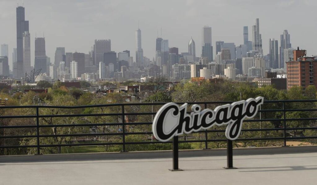 73-year-old Chicago armed citizen fires shots after thief points gun at him