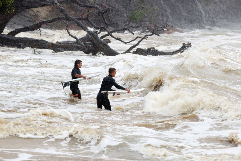 Tens of Thousands Face the Night Without Power: New Zealand Braces for Cyclone Grabrielle