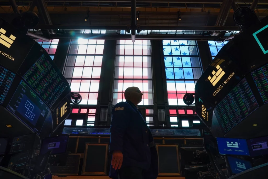 Record-high 48 percent expect stock market decline: Gallup