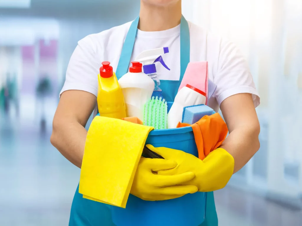 HOMESCIENCE NEWS Scientists Warn: Common Cleaning Chemical Linked to 500% Increased Risk of Parkinson’s Disease