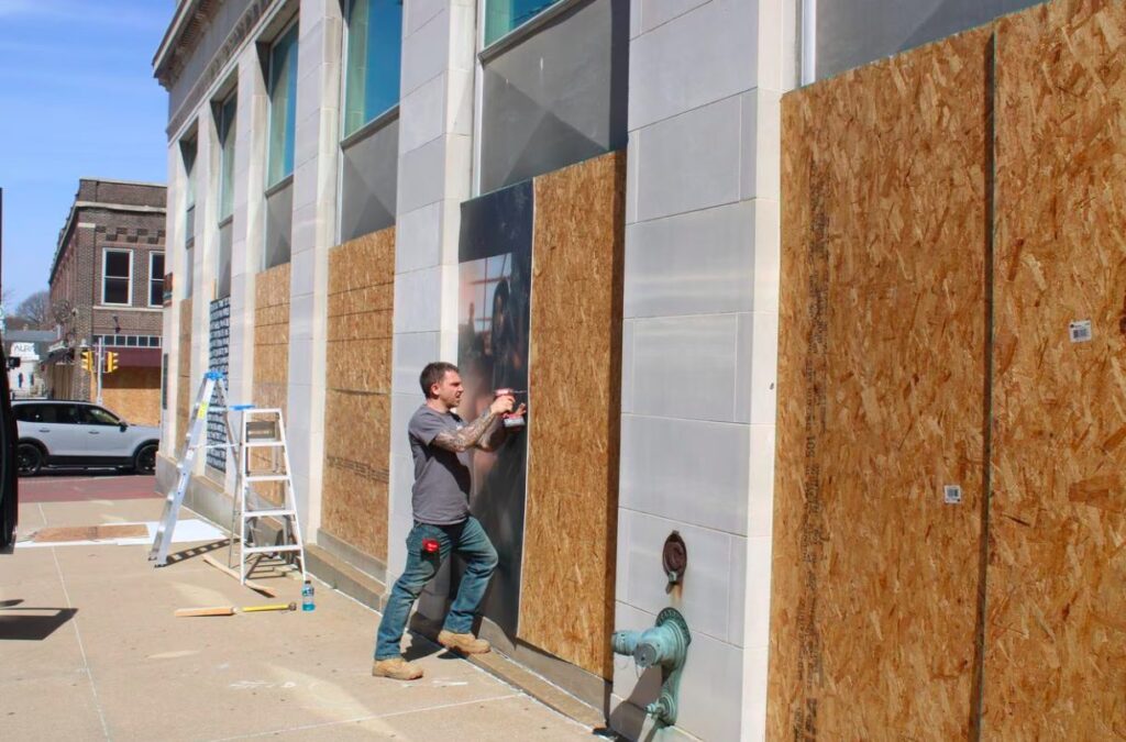 HERE WE GO AGAIN! Stunning VIDEOS Show Akron, OH Businesses Boarding Up Windows In Anticipation of BLM/Antifa Terrorists Destroying Their City Over Upcoming Ruling on Jayland Walker Case