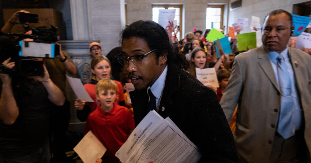 Nashville school shooting protest on Tennessee state house floor could see Republicans expel 3 Democratic colleagues