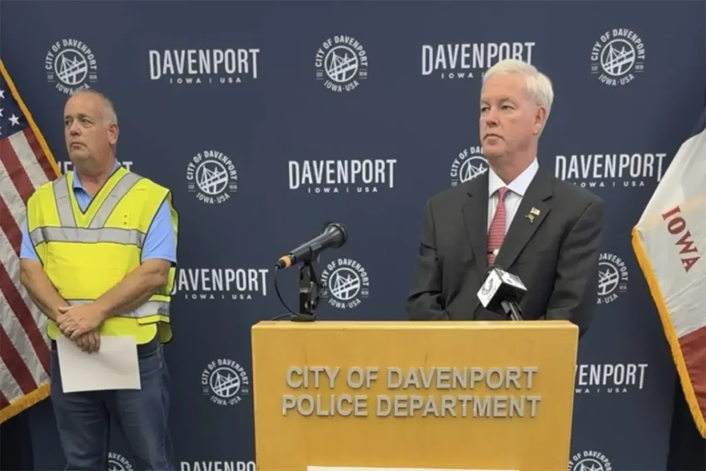 No deaths reported after rescuers rush to save residents from Iowa building collapse, officials say