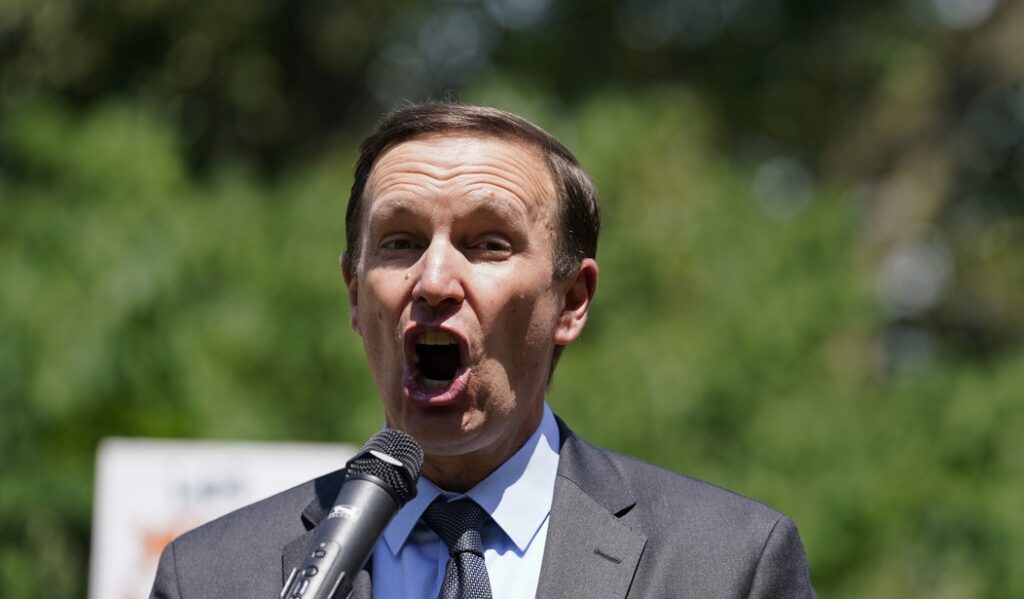Chris Murphy's surface-level "evidence" on guns misleading