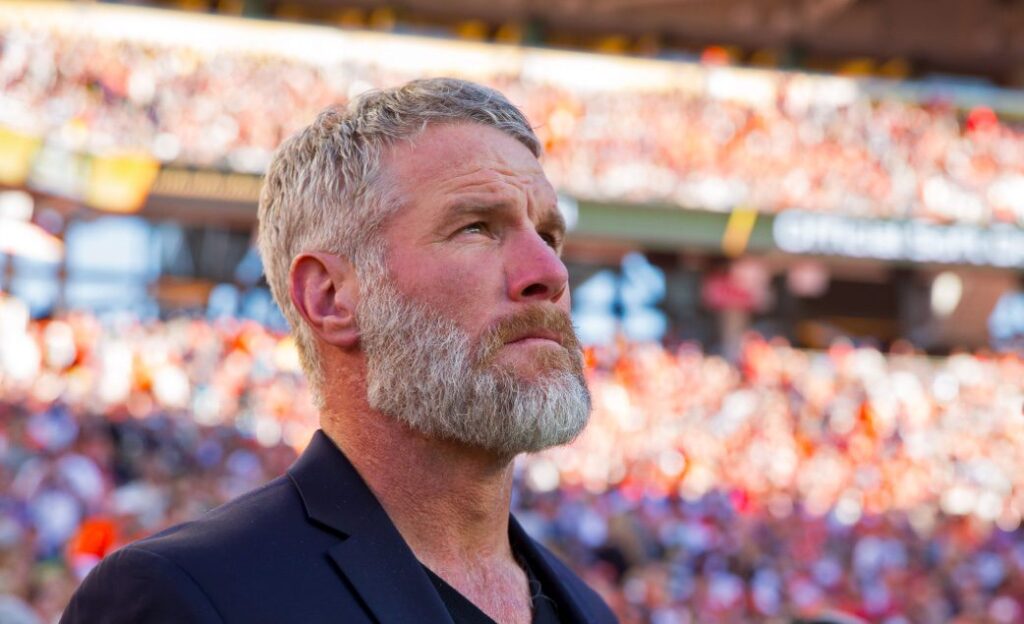 NFL Hall of Famer Brett Favre Calls for Boycott of Fox News Over Silencing of Tucker Carlson [VIDEO]