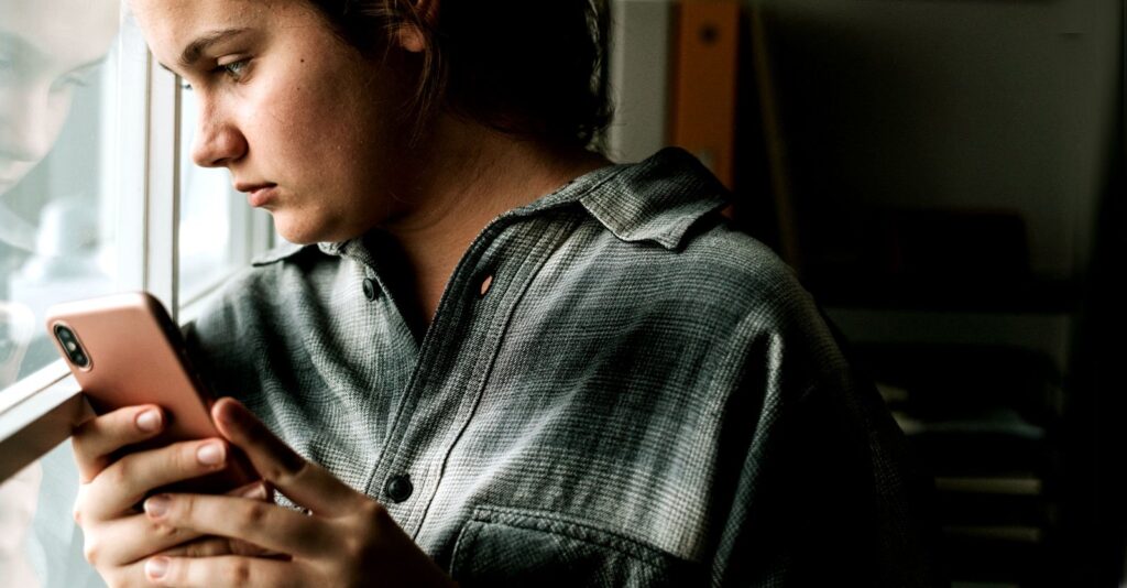 Social Media Poses ‘Profound Risk’ to Kids’ Mental Health, Surgeon General Warns