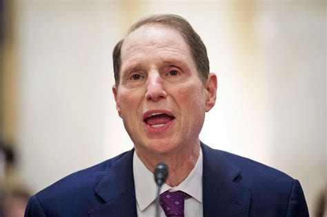OUCH! DEM SENATOR Is Put On Blast By Lawyer Over “Illegitimate And Politically Motivated” Letter Sent To Close Friend Of Justice Clarence Thomas