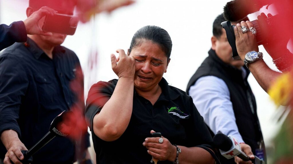 Texas mall shooting updates: 'I knew she was gone,' shooting witness says