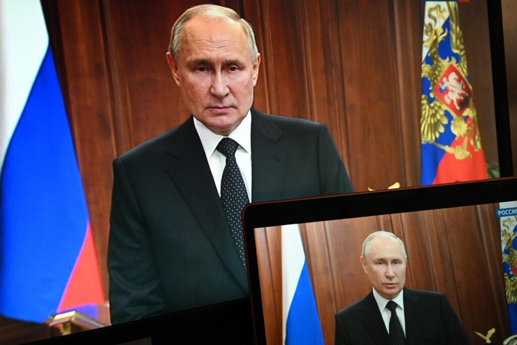 Mercenary chief’s forces advance toward Moscow as Putin vows harsh punishment for rebellion leaders