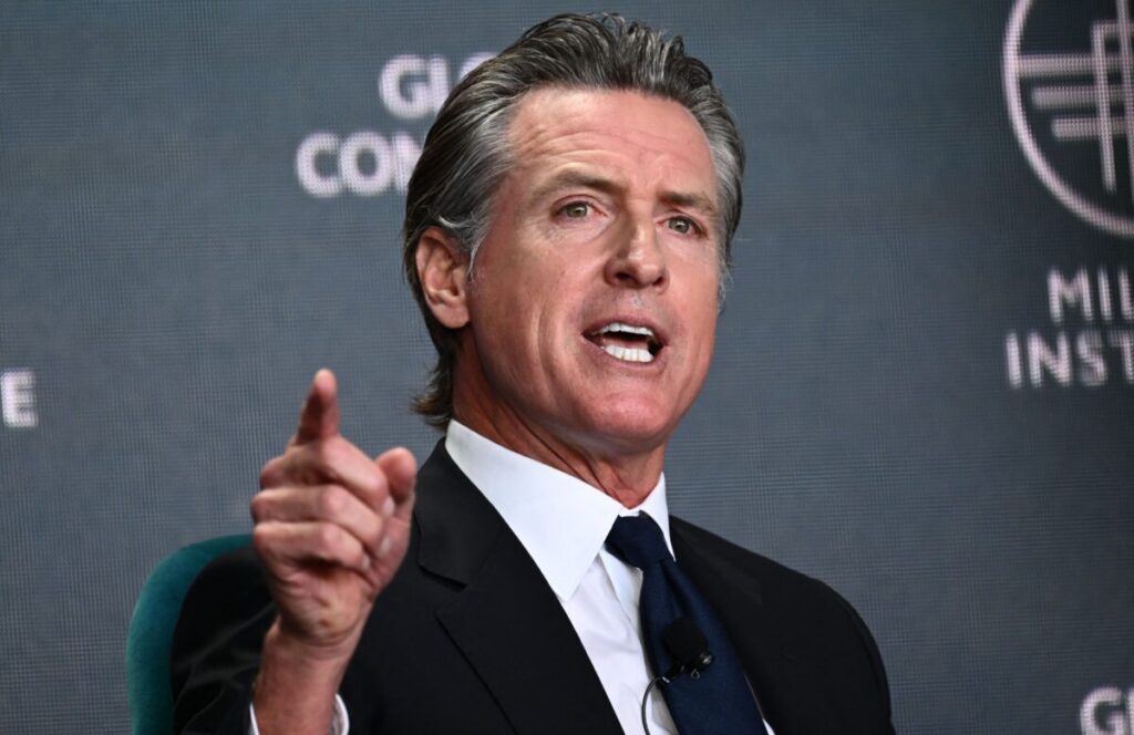 Newsom Calls for DOJ Probe Into Florida’s Transporting of Illegal Immigrants to California