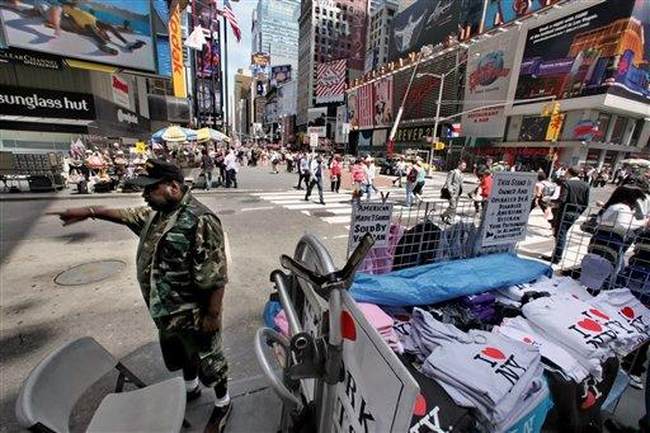 Social media star Kai Cenat INCITES dangerous NY riot over promise of huge gaming giveaway