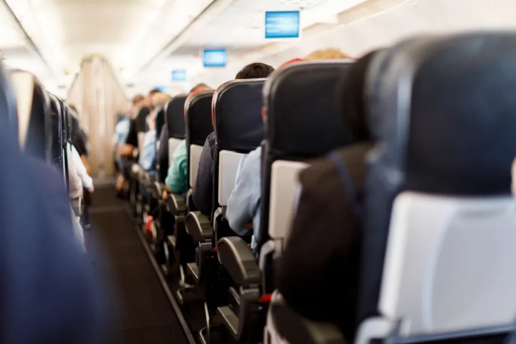 Industry expert warns Thanksgiving flights could be 'unsafe' as record number of travelers prepare for takeoff