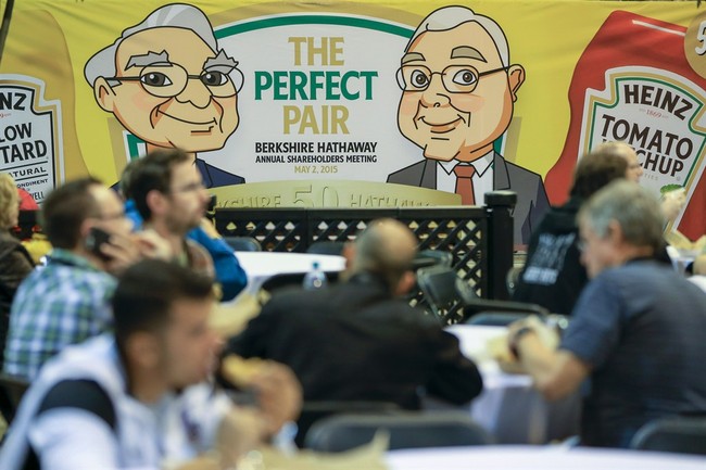 Charlie Munger, Warren Buffett’s Sharp-Witted Right-Hand Man, Passes at 99