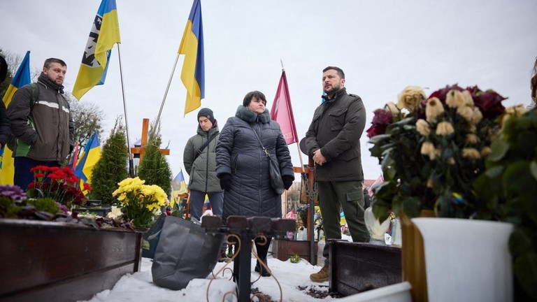 Ukraine loses 800 troops per day – ex-NATO officer