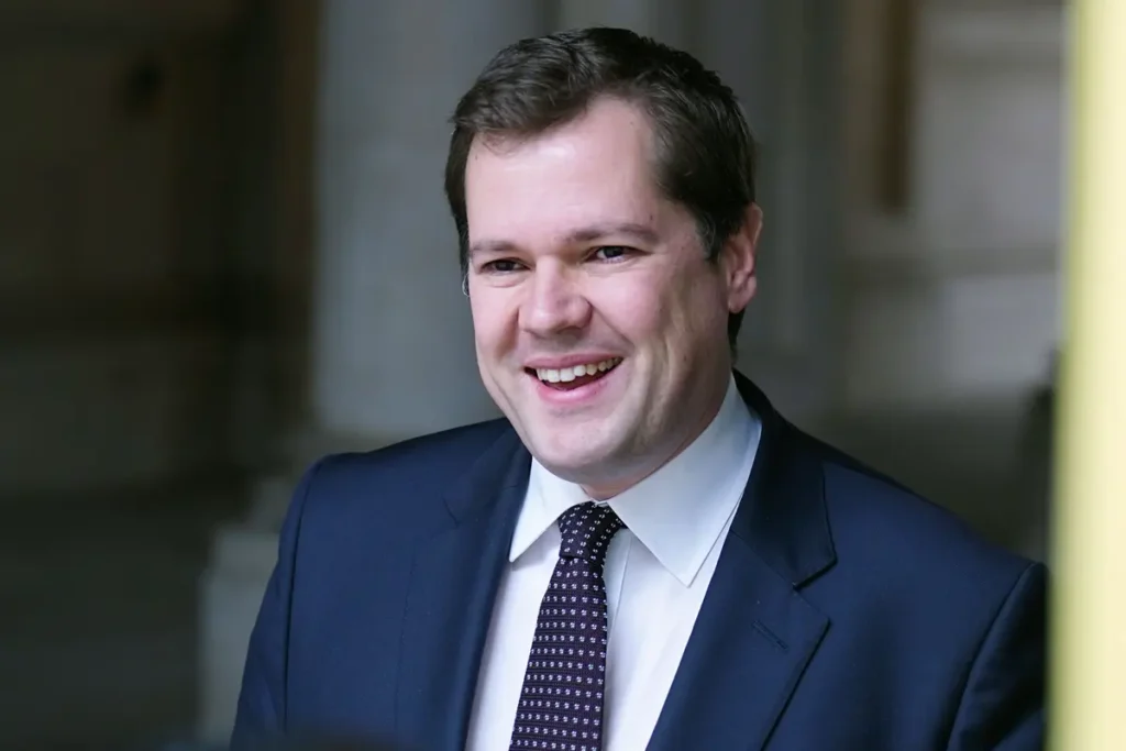 Robert Jenrick resigns as immigration minister over Rwanda bill in huge blow to Sunak
