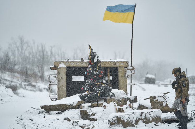 Ukraine-Russia war – live: Kyiv blows up major warship in Crimea as Putin deploys nuclear weapons to Belarus