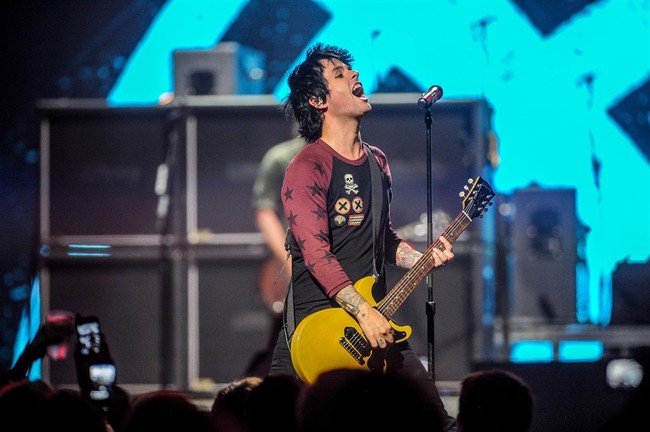 Elon Musk Expertly Trolls Green Day Over Their Lame Anti-Trump New Year's Eve Message
