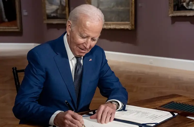 American press: the US President promised to veto the project of allocating aid to Israel without Ukraine