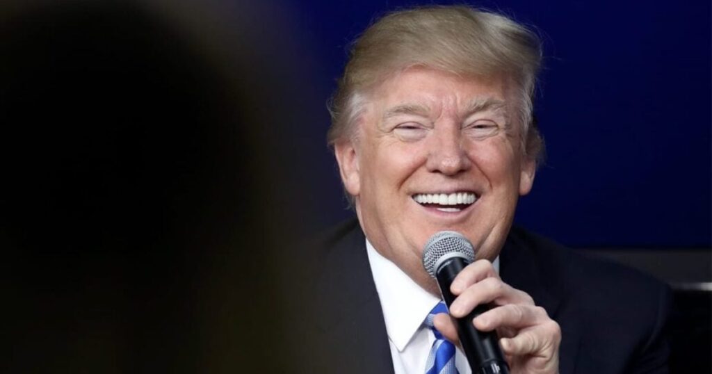 VP Speculation Mounts After Trump Enters Mar-a-Lago With Former Presidential Candidate
