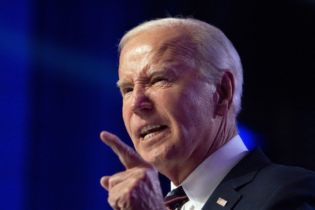dState Weekly Briefing: Biden Rants, Border Patrol Revolts, Travis Tweaks Milano