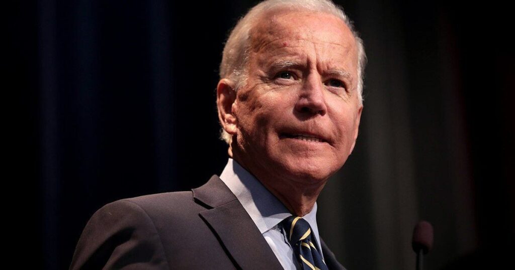 Creepy Joe Freezes in Front of Cameras, Shocking the Prime Minister of Italy