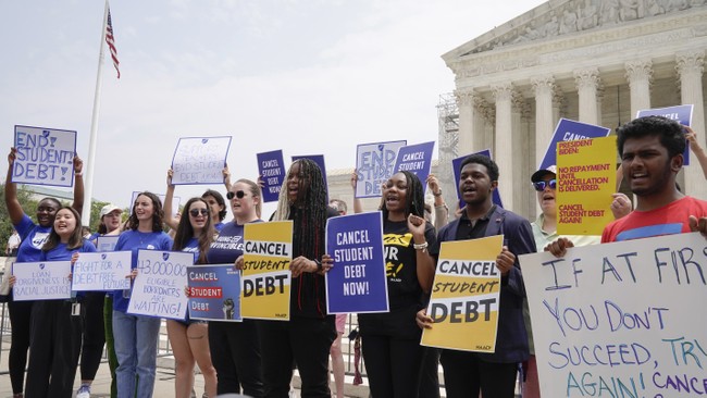 Court Grants Motion to Block Biden’s Student Loan Debt Plan