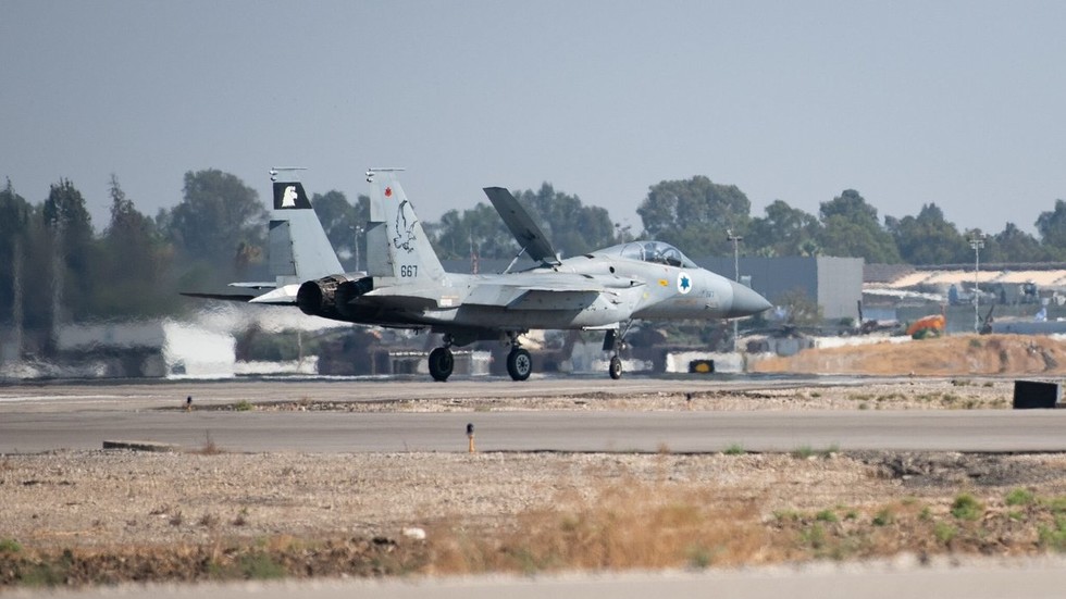 Israel bombs targets in Lebanon