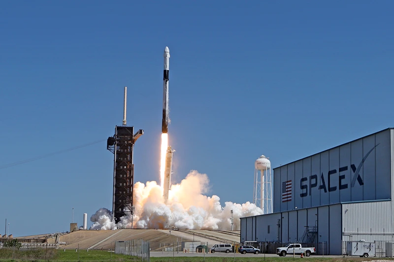 NASA Cuts 2 Astronauts From SpaceX Crew To Make Room For Stranded Boeing Starliner Astronauts
