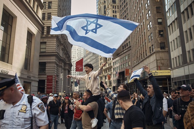 WATCH: Hamas Supporter Attacks Pro-Israel Protester, Ends Up Shot in the Stomach