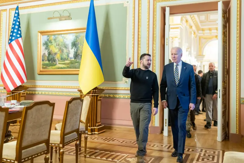 Economist: US visit is Zelensky's last chance to get consent to strike Russia