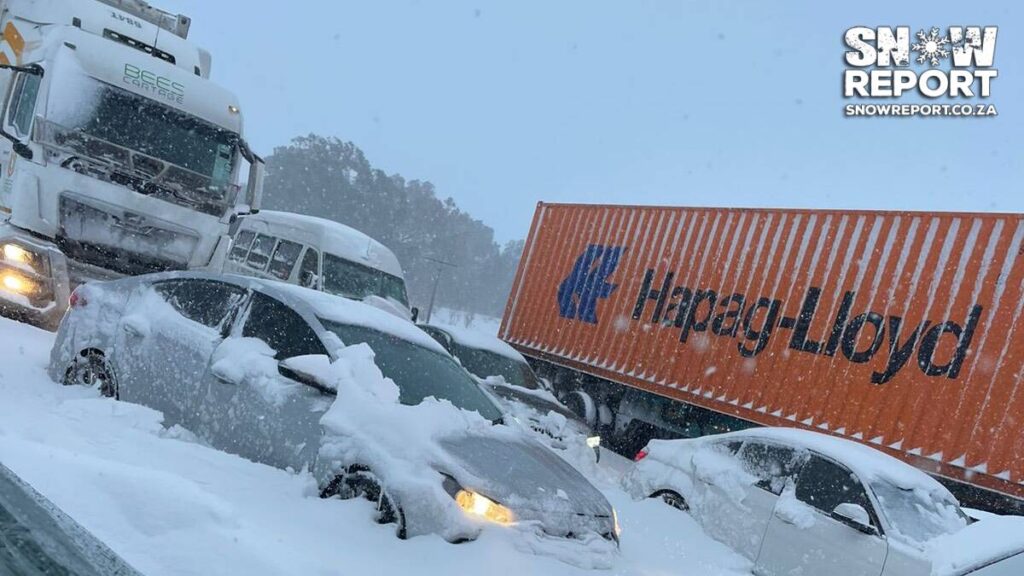 South Africa: Major routes between the Free State and KwaZulu Natal closed due to heavy snow