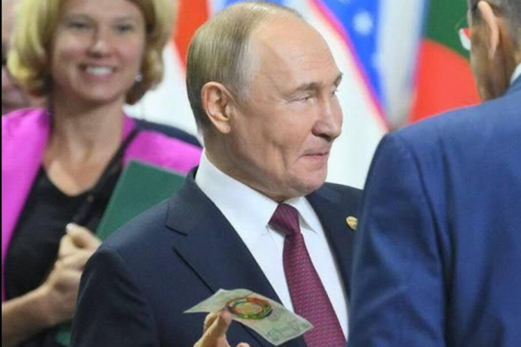 PHOTOS: Putin Distributes BRICS Bank Note Samples as BRICS Summit Ends