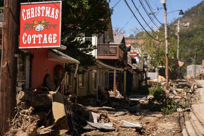 Amish Volunteers Built 100+ 'Tiny Homes' for Hurricane Victims but Guess What Happened Next...