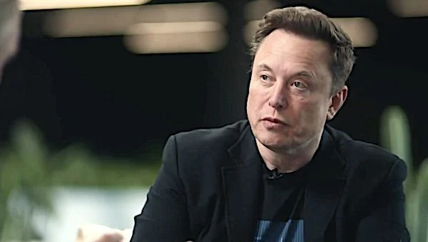 Musk responds to wild claim from Alexander Vindman that he's giving secrets to Russia