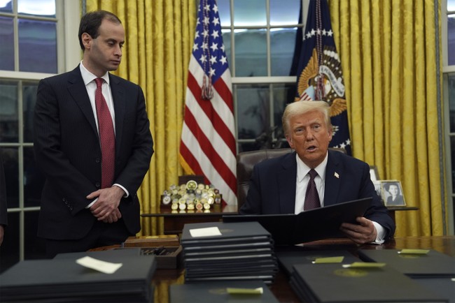 Trump Signs Key Executive Orders on Education