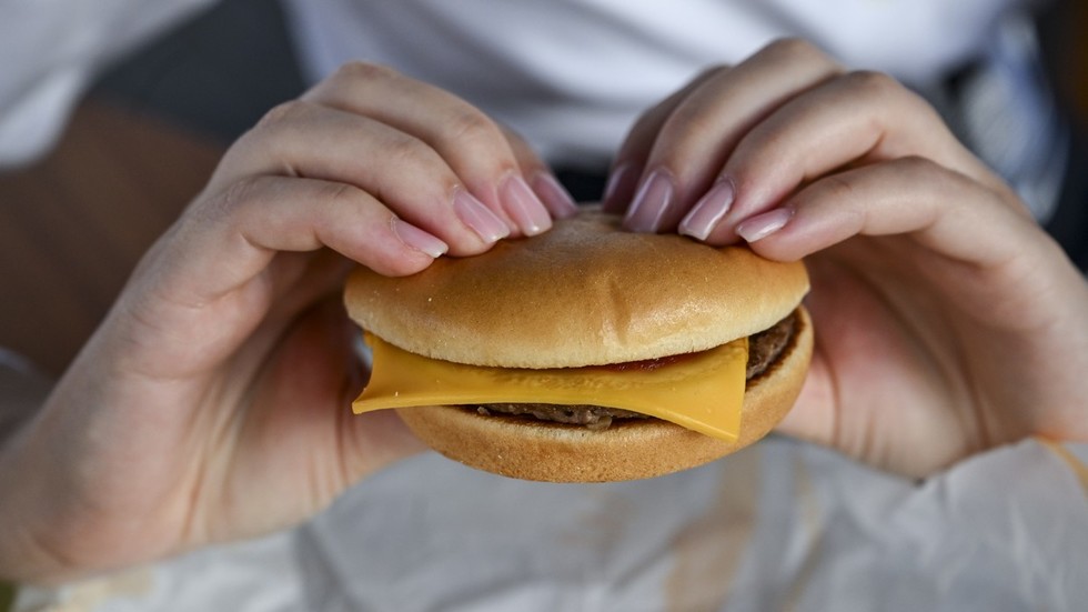Kiev uses McDonald’s to replenish depleted army ranks
