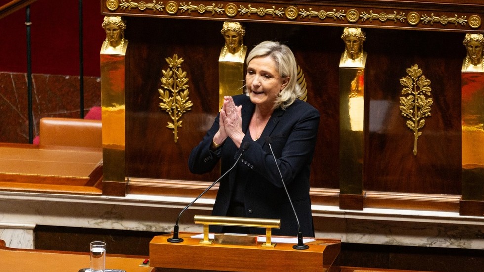 ‘Free Le Pen’ – Trump to France