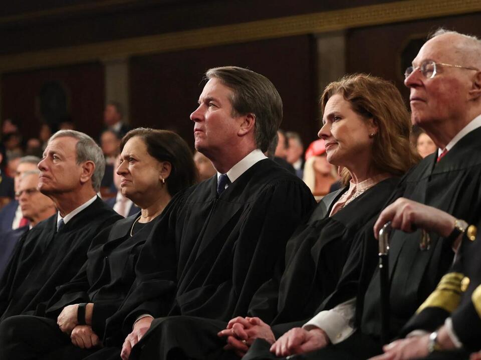Prominent Conservatives Call to 'Dissolve the Supreme Court'