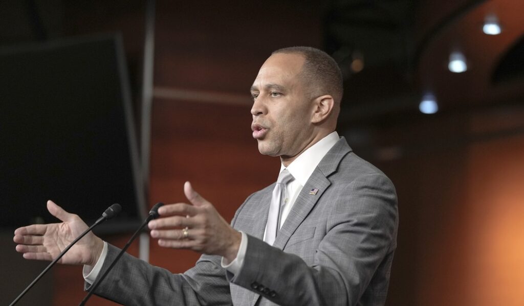 Hakeem Jeffries Says People Everywhere He Goes Ask Him About Trump’s Mental Health
