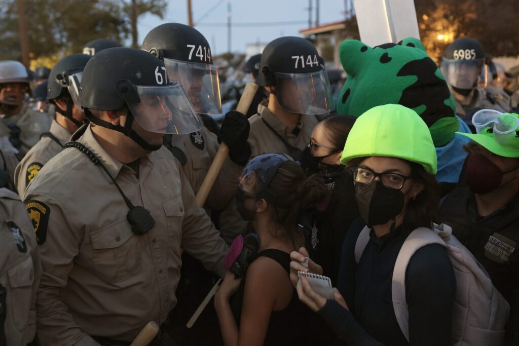 VIDEOS- Chicago ‘No Kings’ Protest Ends in Riot at ICE Facility